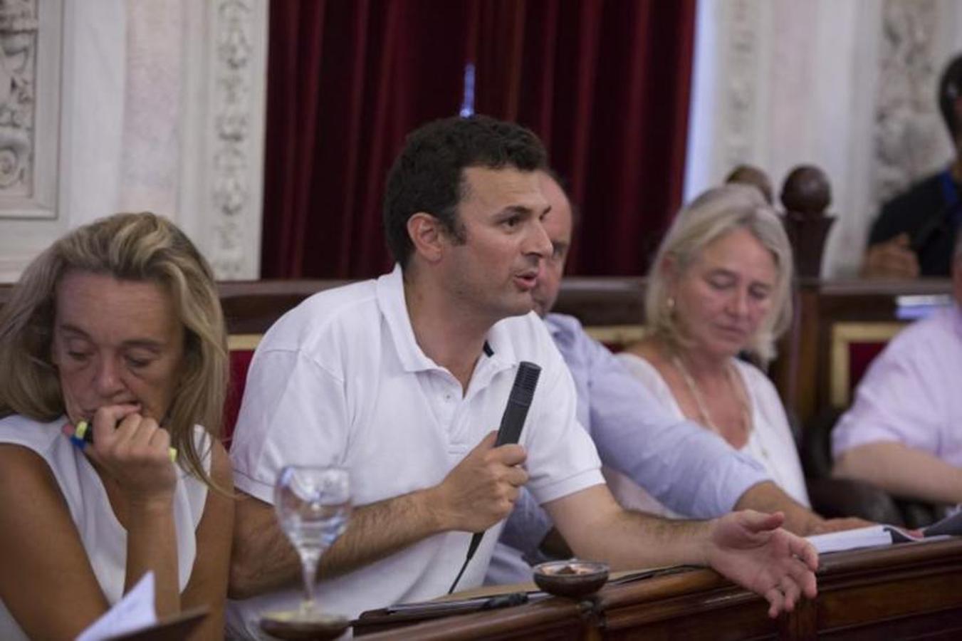 Así ha sido el Pleno en el Ayuntamiento de Cádiz