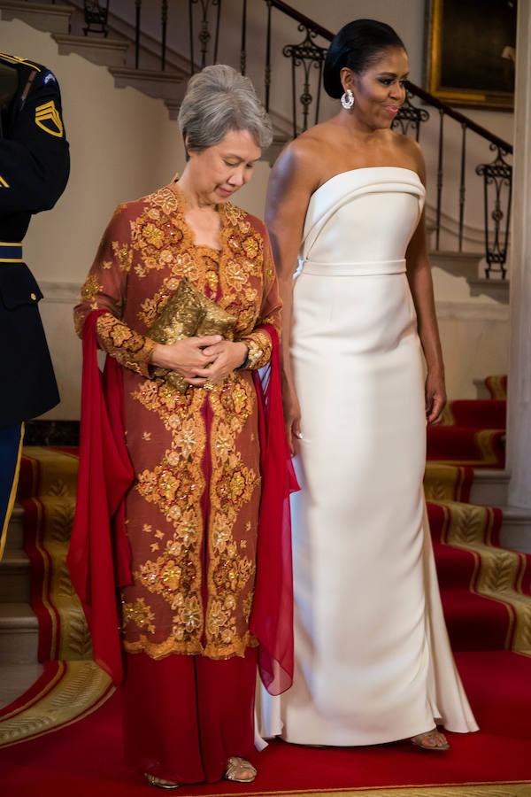 No sería de extrañar que el traje se agotara en cuestión de horas, como ya sucedió en enero con una propuesta de Narciso Rodríguez. 