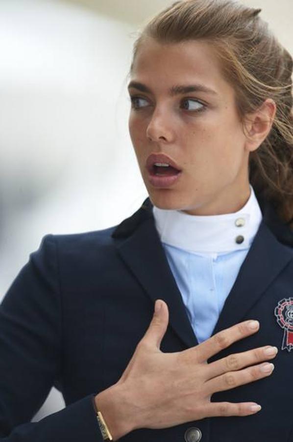 En 2007 empezó a ejercer de periodista haciéndose cargo de suplementos, revistas y otras publicaciones. 