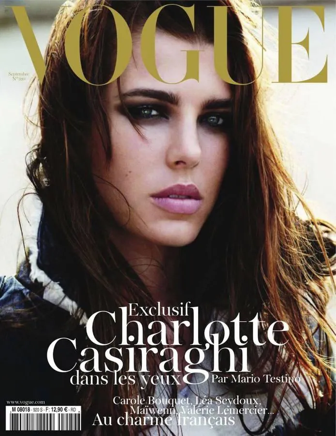 Carlota Casiraghi ha sido portada de Vogue. Para las ediciones de Estados Unidos yFrancia ha sido fotografiada por Mario Testino