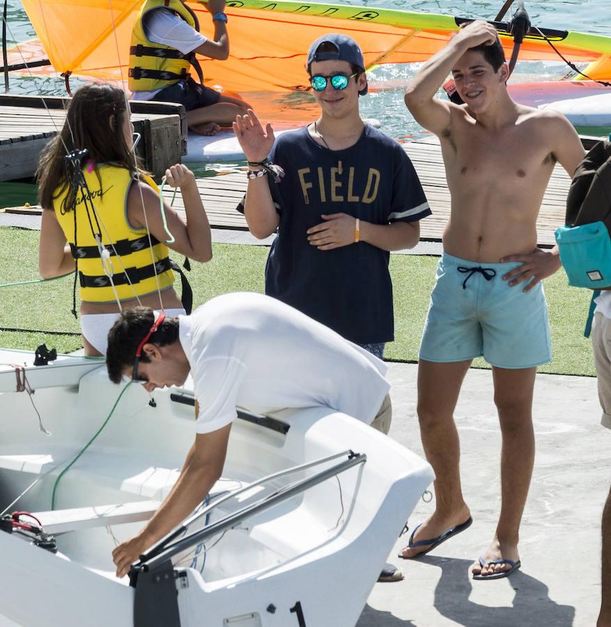 La infanta Elena apenas estuvo diez minutos en el Club Náutico. 