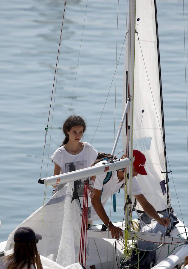 Los jóvenes estuvieron acompañados de sus amigos. 