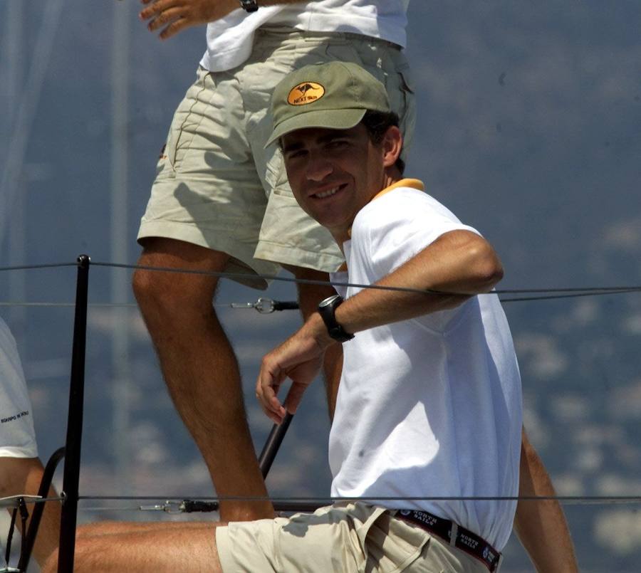 En 2001, Don Felipe a bordo del CAM. En él ganó la regata Breitling de ese año.. 