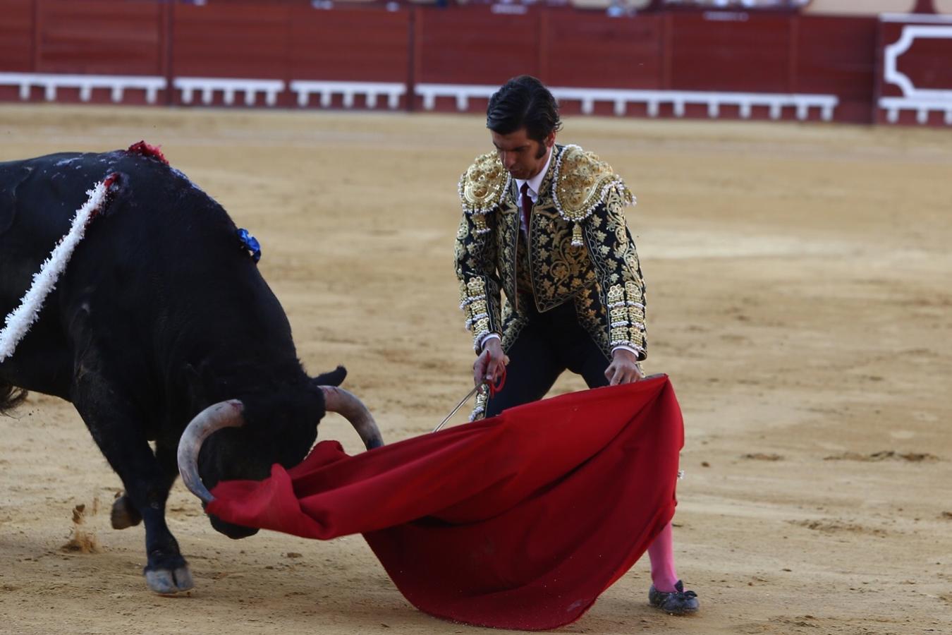 Morante, Castella y Borja Jiménez sellan una tarde de arte en El Puerto