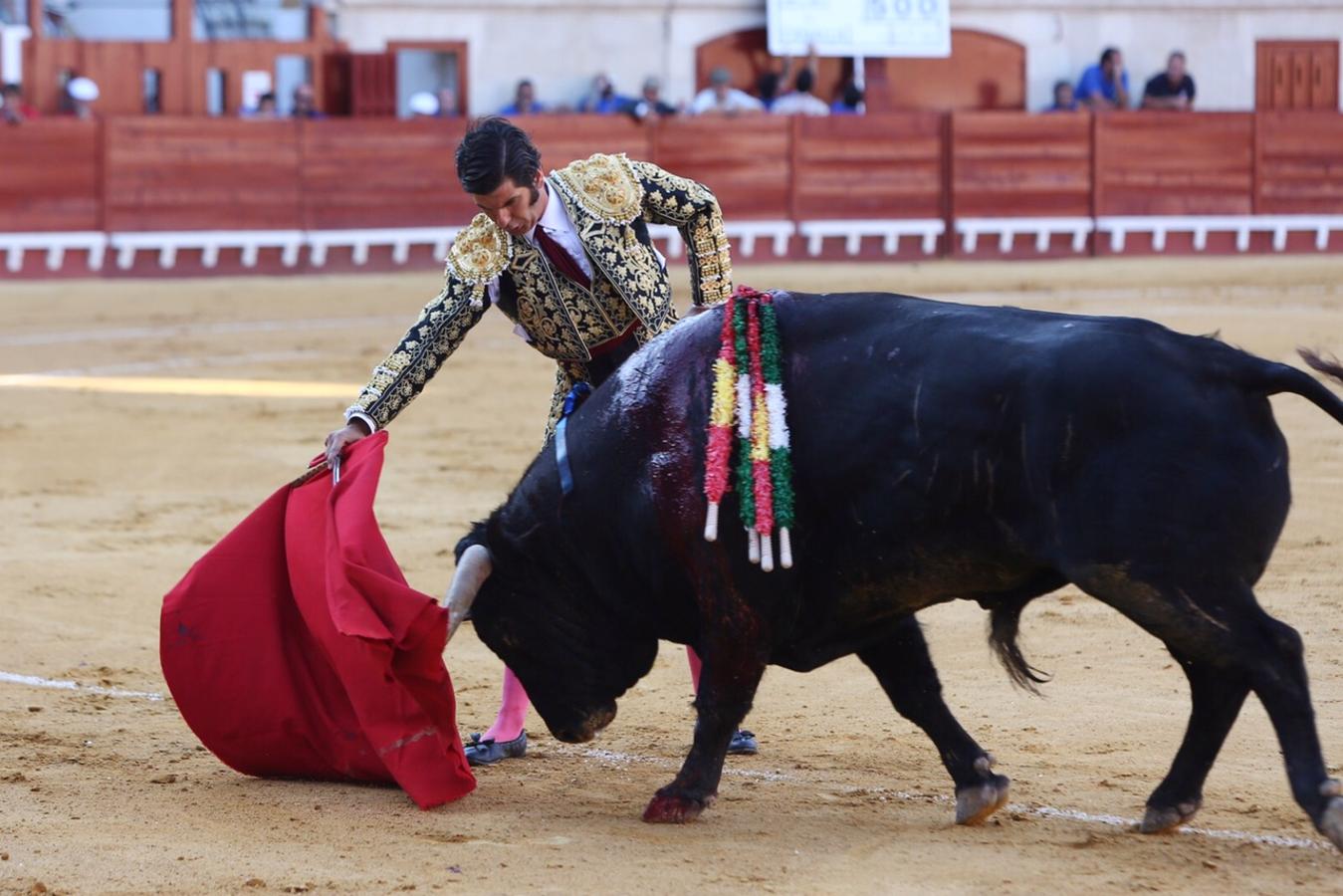 Morante, Castella y Borja Jiménez sellan una tarde de arte en El Puerto