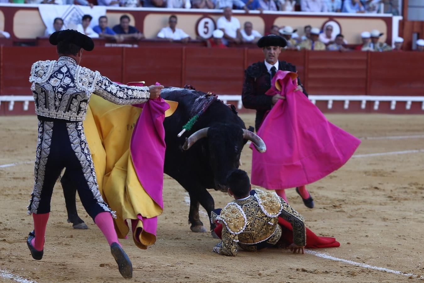 Morante, Castella y Borja Jiménez sellan una tarde de arte en El Puerto