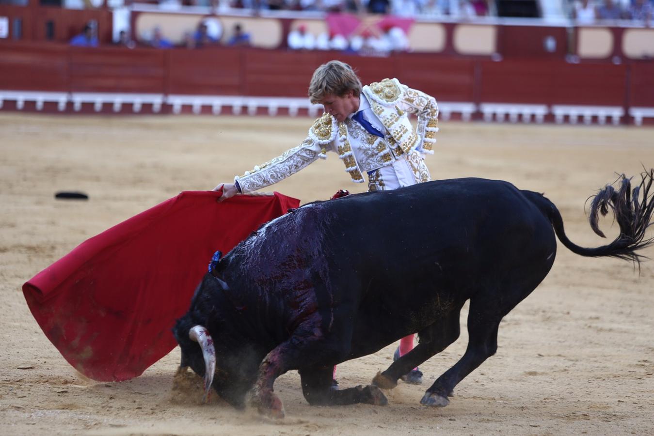 Morante, Castella y Borja Jiménez sellan una tarde de arte en El Puerto