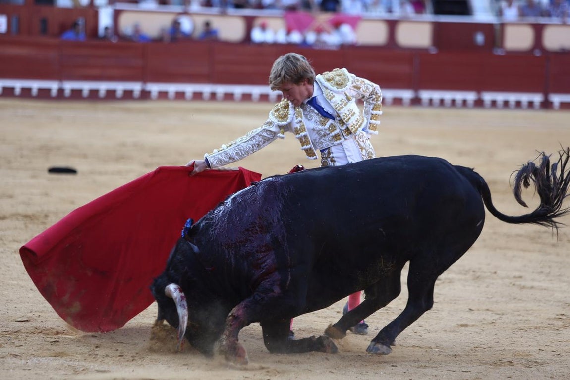Morante, Castella y Borja Jiménez sellan una tarde de arte en El Puerto