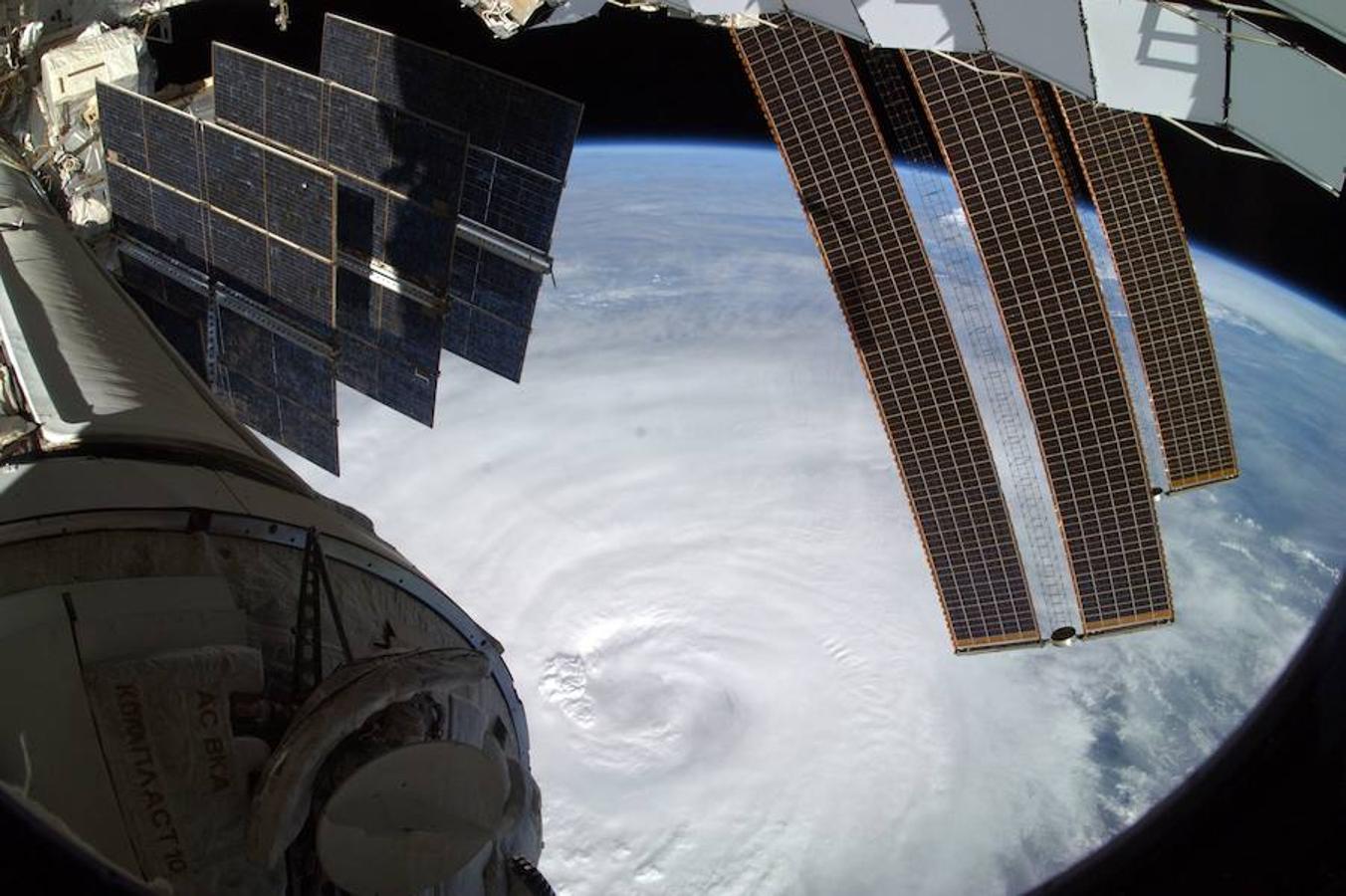 El huracán Earl, visto desde el espacio