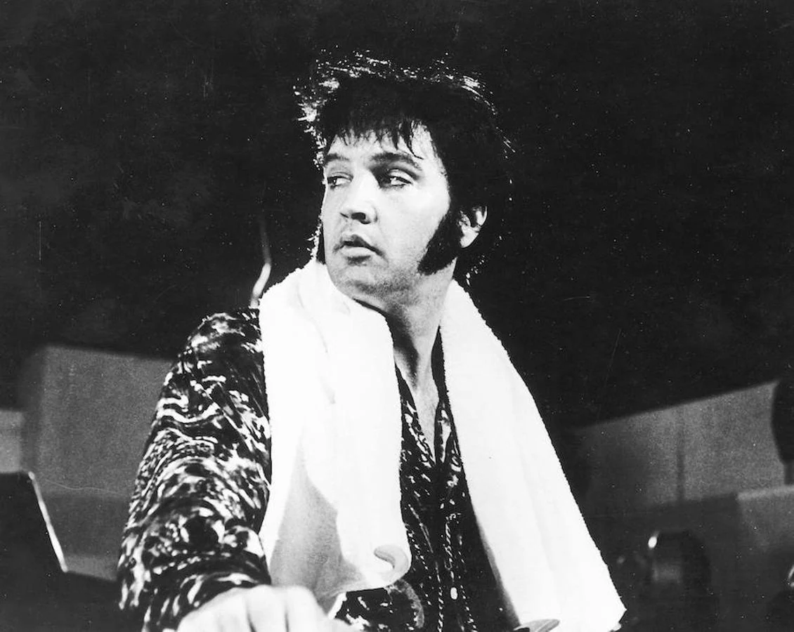 Siendo todavía joven, Elvis fue mostrando un evidente deterioro físico