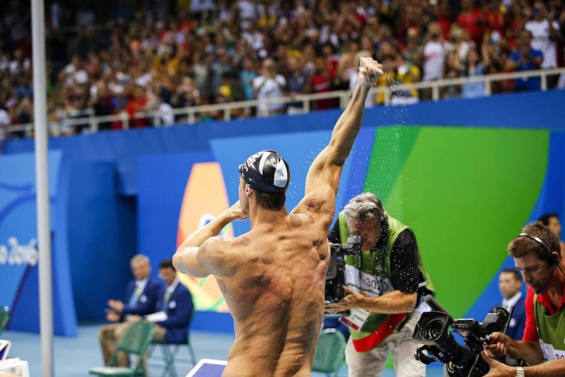 El estadounidense celebra su última victoria en la prueba de 200 metros mariposa. 