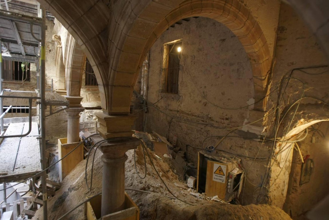 Imágenes de una rehabilitación pendiente en la Casa del Almirante