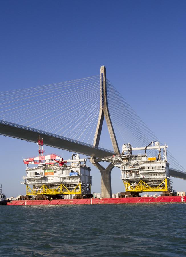 La plataforma de Iberdrola parte hacia el parque eólico marino Wikinger