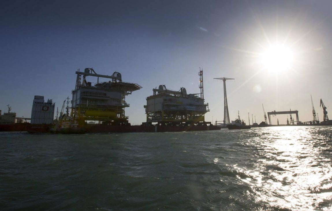 La plataforma de Iberdrola parte hacia el parque eólico marino Wikinger