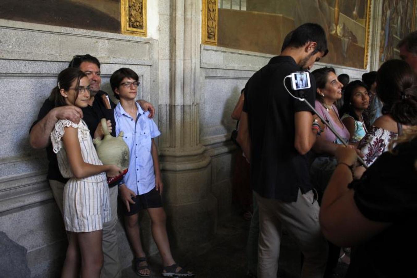 Cientos de toledanos bebieron el agua de la Virgen