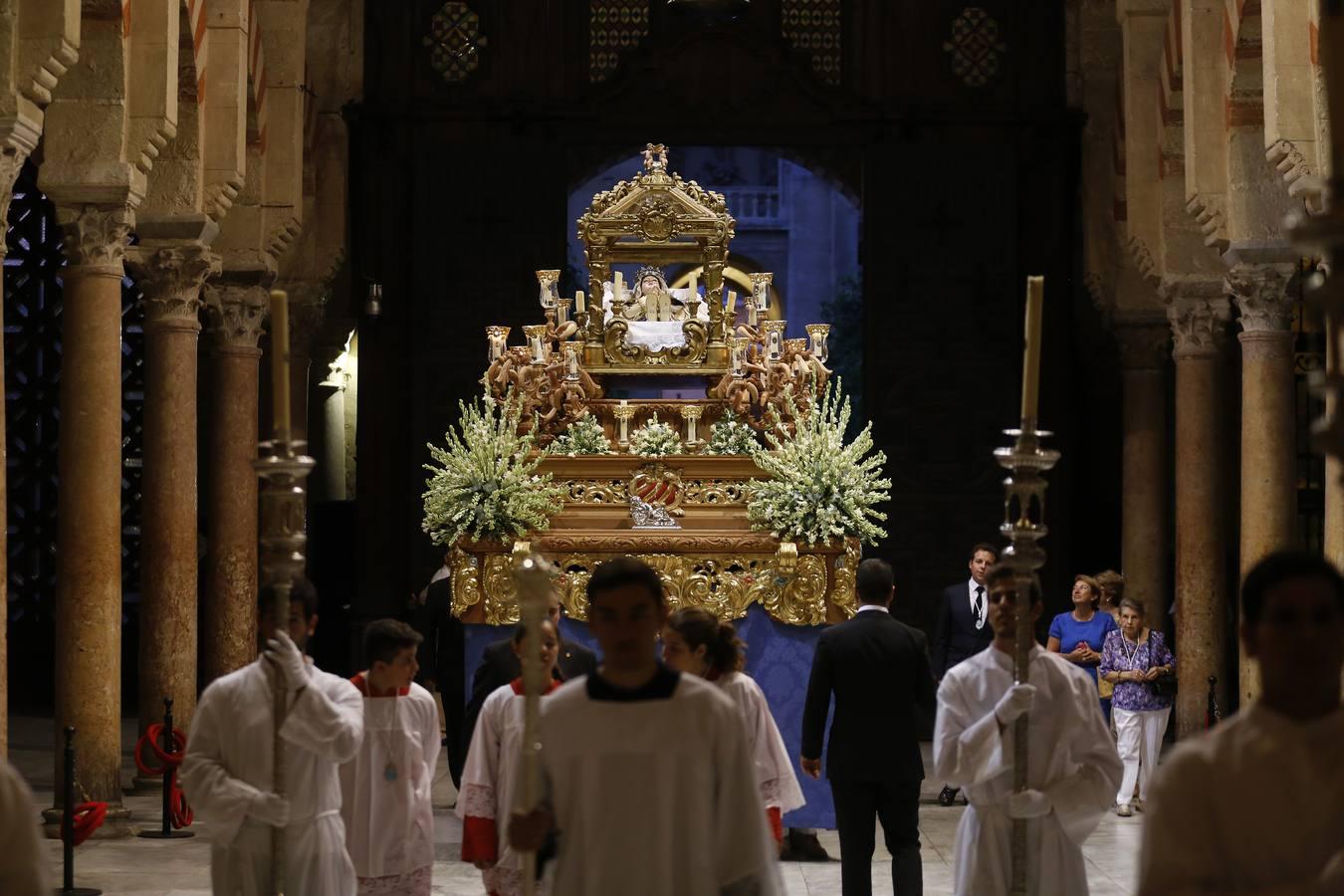 La procesión de la Virgen del Tránsito, en imágenes