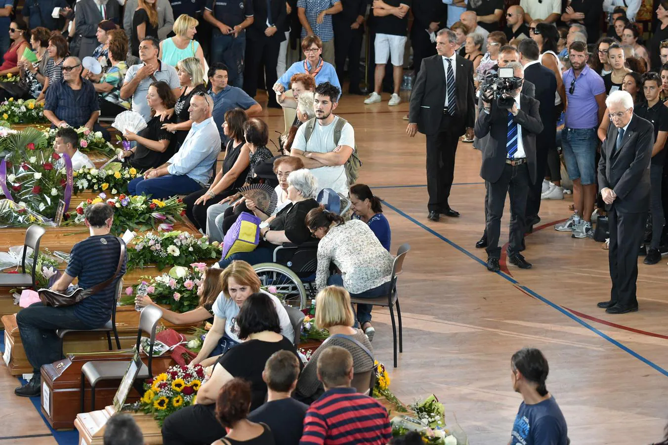 El presidente de Italia, Sergio Mattarella, durant el funeral celebrado en Ascoli Piceno. 