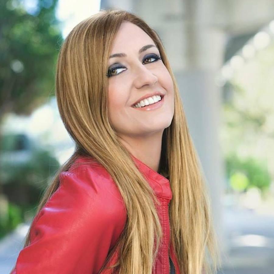 Ha aparecido en series televisivas como «Sin tetas no hay paraíso», «Un paso adelante», «La sopa boba» o «Los Serrano», entre otras. 