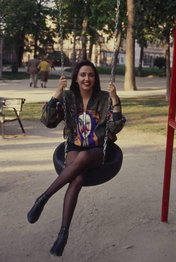 Comenzó a estudiar arte dramático a los 13 años. Paralelamente incursionó en el mundo de la moda. 