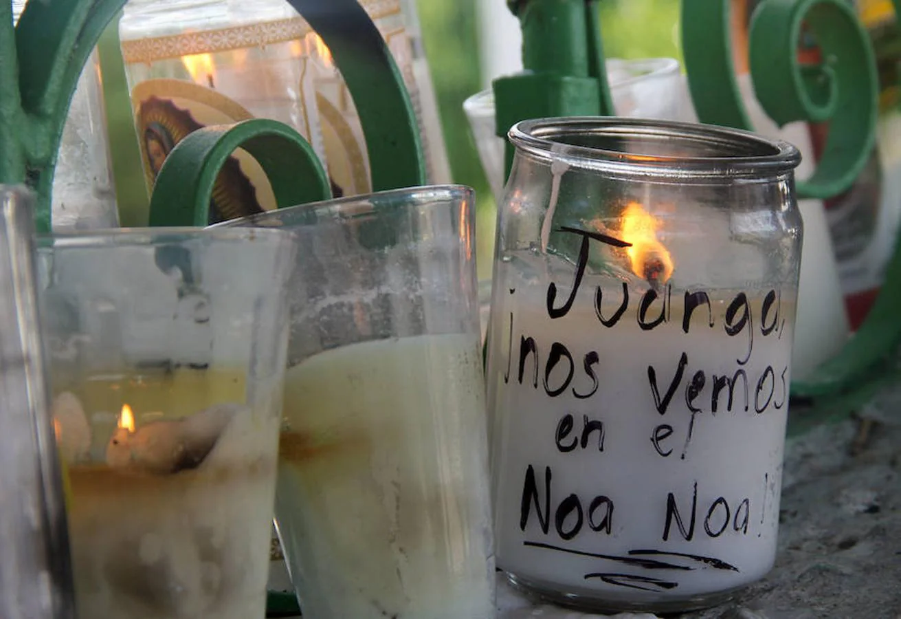 «Nos vemos en el Noa Noa –en referencia a una popular canción de Juan Gabriel–», reza una de las velas colocadas en su memoria