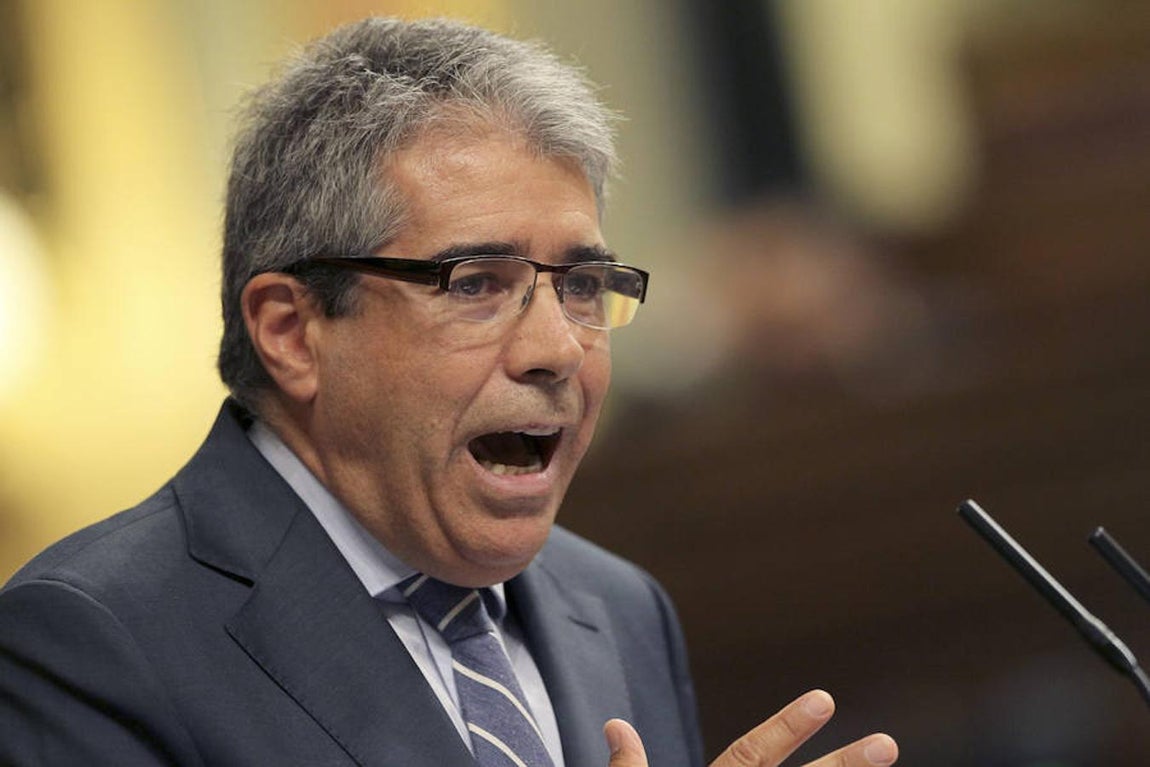 El portavoz de PDC, Homs, critica que el pacto PP-Ciudadanos sea «recentralizador». 