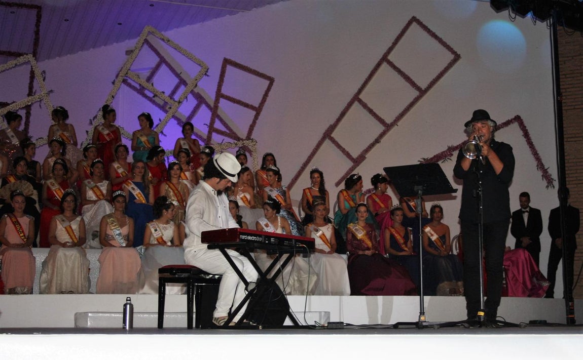 Actuación de jazz antes de comenzar el concuso. 