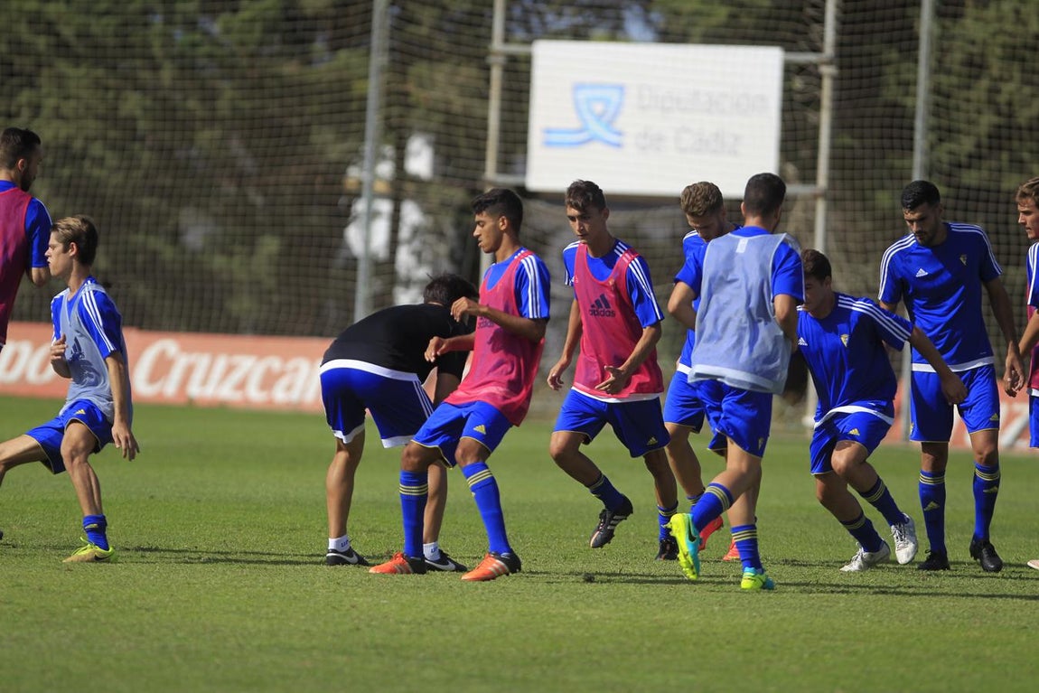 Las imágenes del Cádiz B - Xerez CD (1-0)