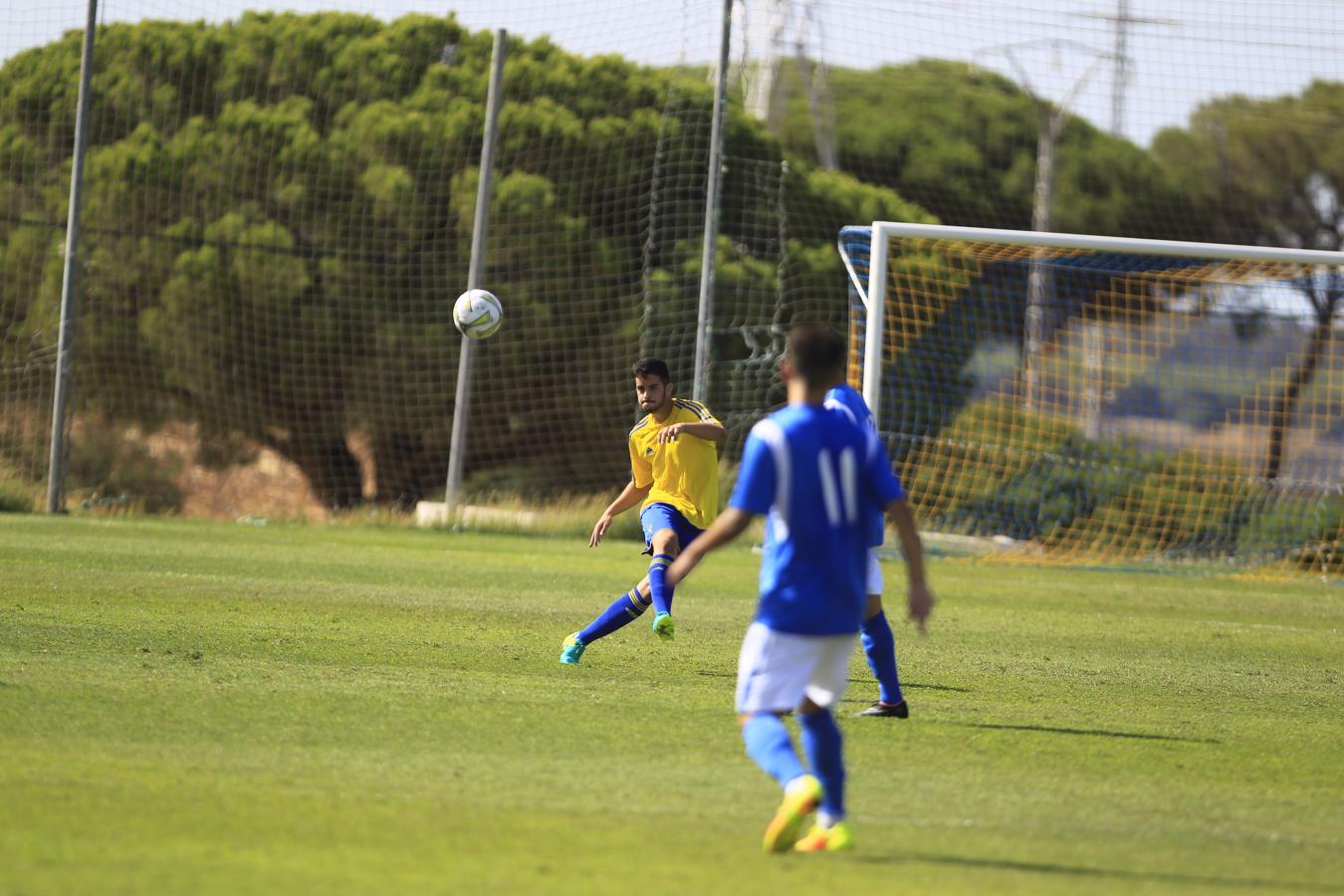 Las imágenes del Cádiz B - Xerez CD (1-0)