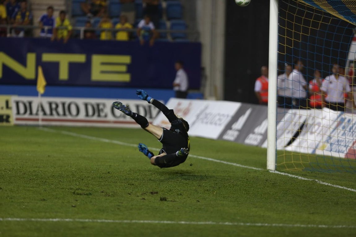 Fotos: El Cádiz se impone en los penaltis (3-2)