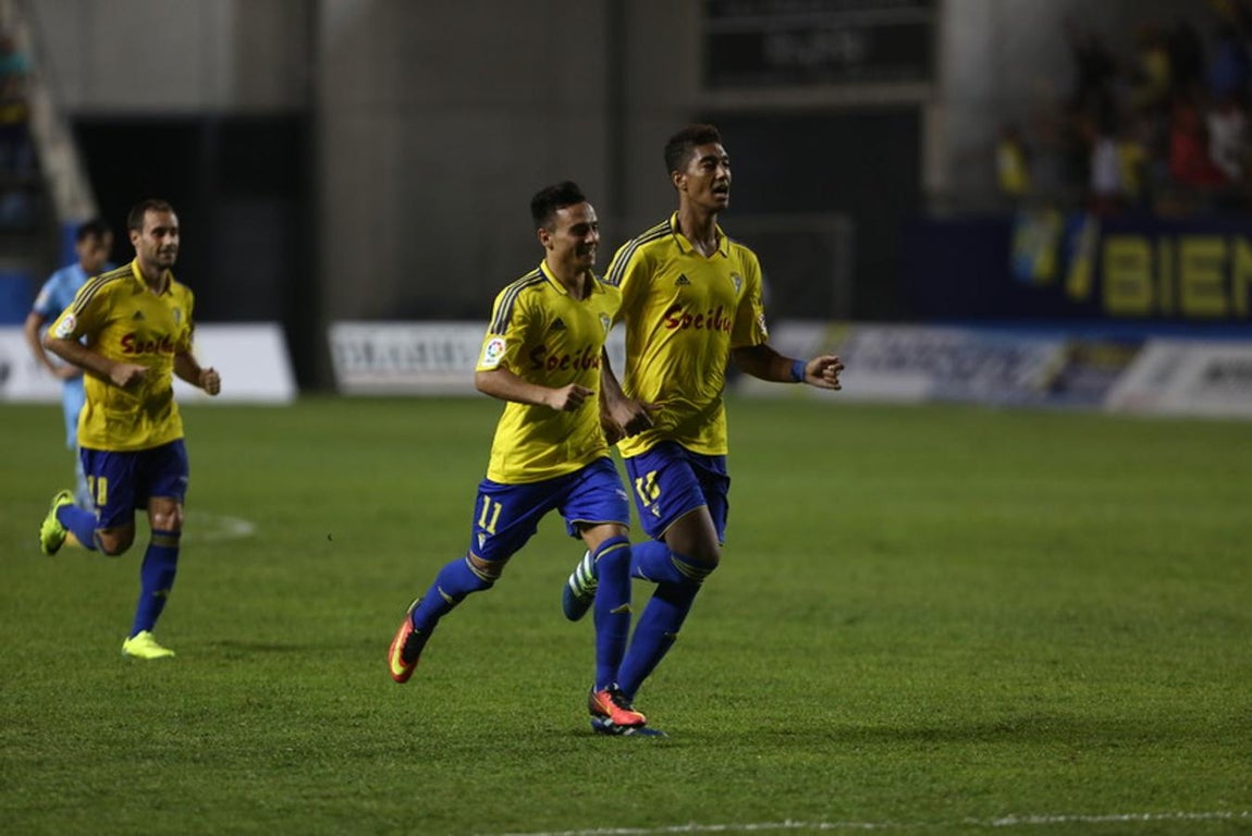 Fotos: El Cádiz se impone en los penaltis (3-2)