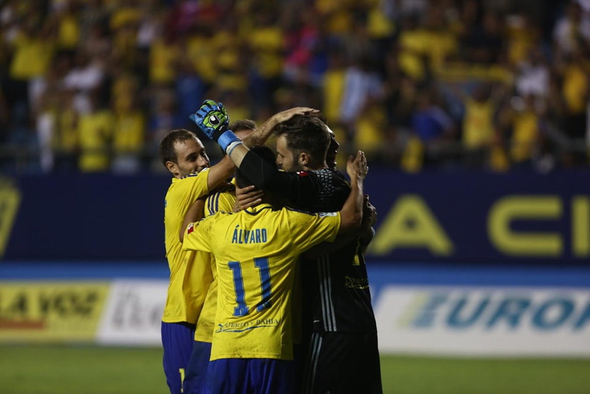 Fotos: El Cádiz se impone en los penaltis (3-2)