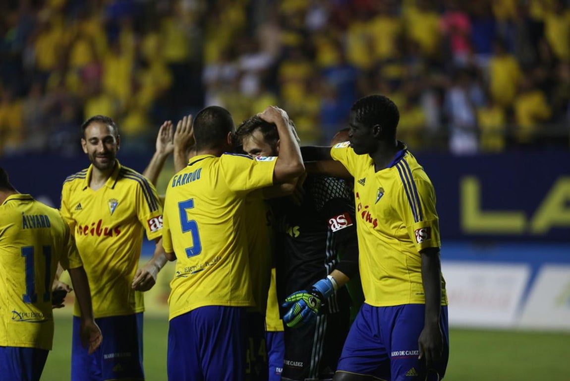 Fotos: El Cádiz se impone en los penaltis (3-2)
