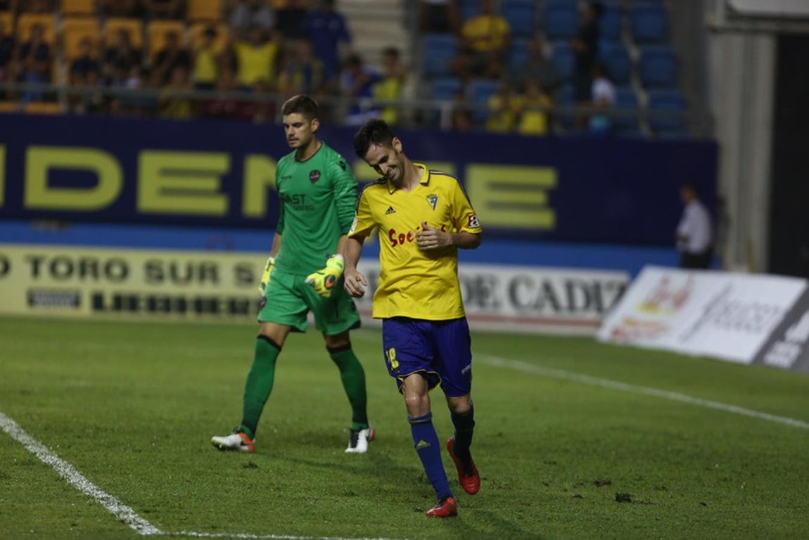 Fotos: El Cádiz se impone en los penaltis (3-2)