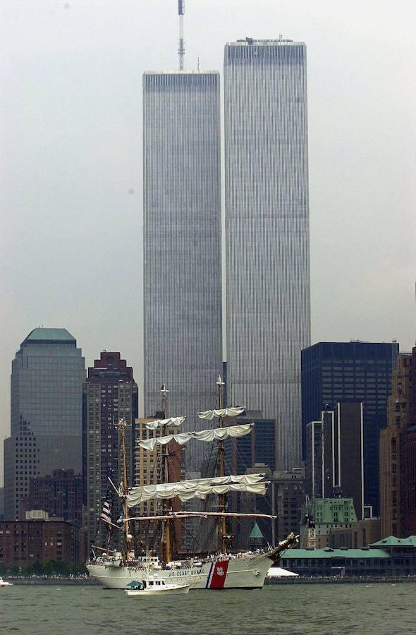 World Trade Center. Las llamadas «Torres Gemelas», construídas a principios de la década de 1970, ya habían sufrido un atentado con coche bomba en 1993 por parte de Al Qaeda. En dicho ataque planeaban derrurir la construcción, algo que no consiguieron, a pesar de acabar con la vida de seis personas y herir a un total de 1.042.