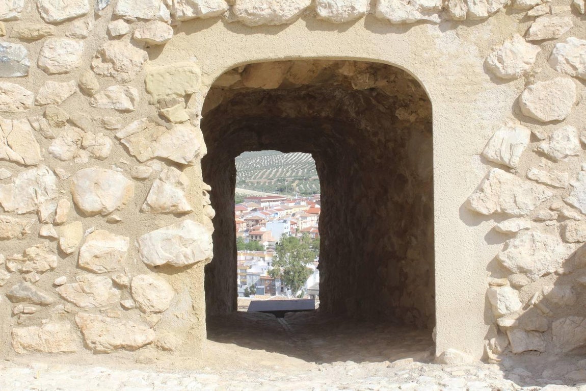 El rehabilitado castillo medieval de Baena, en imágenes