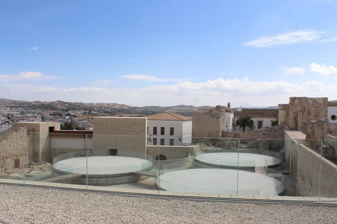El rehabilitado castillo medieval de Baena, en imágenes