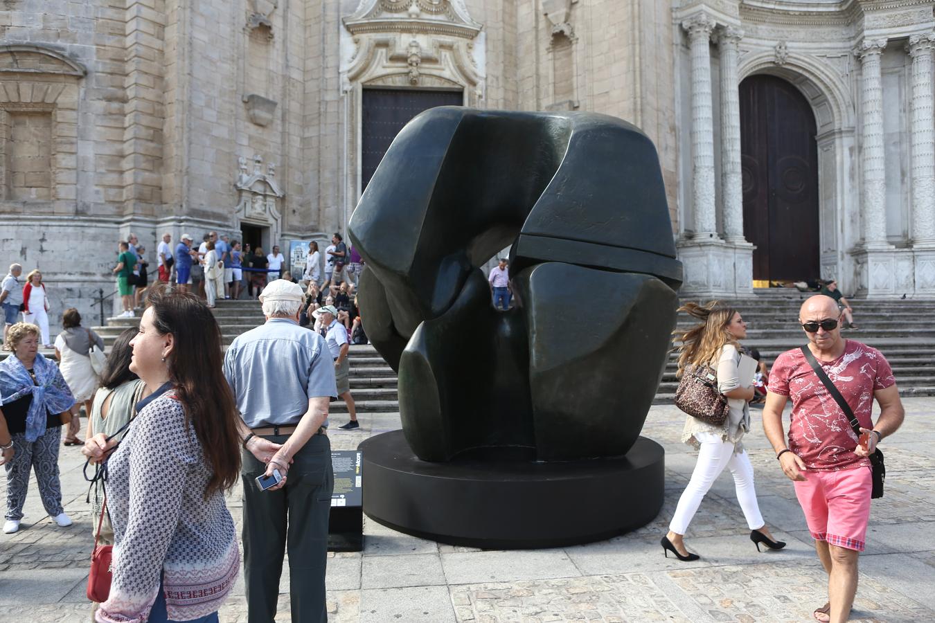 Fotos: Exposición con seis bronces monumentales del escultor Henry Moore