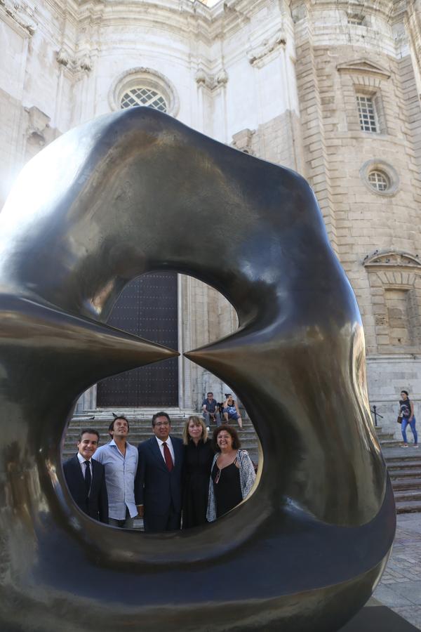 Fotos: Exposición con seis bronces monumentales del escultor Henry Moore