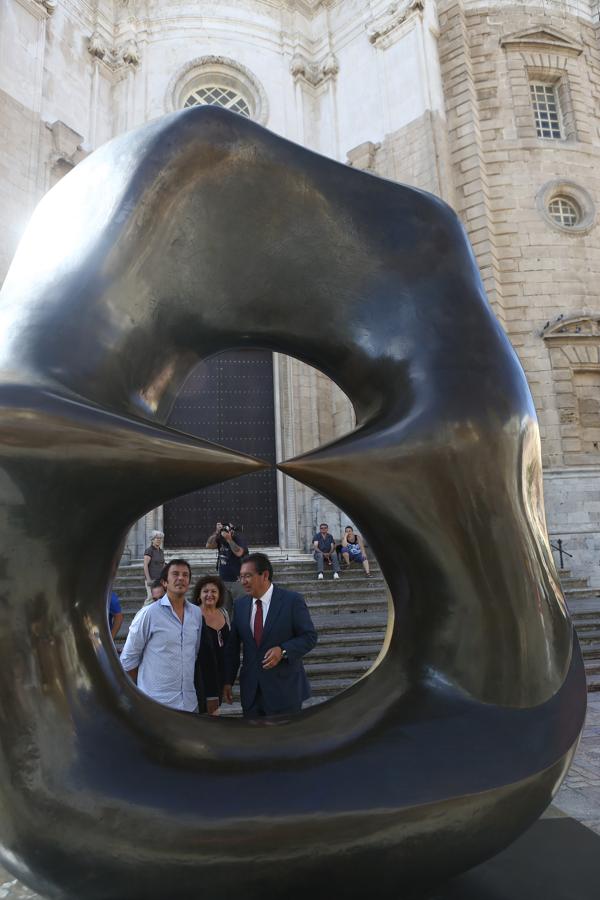 Fotos: Exposición con seis bronces monumentales del escultor Henry Moore