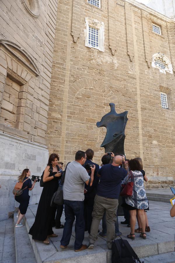 Fotos: Exposición con seis bronces monumentales del escultor Henry Moore