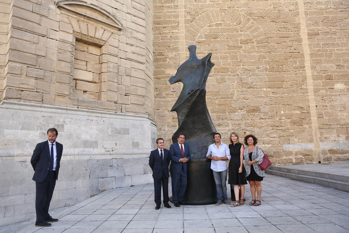 Fotos: Exposición con seis bronces monumentales del escultor Henry Moore