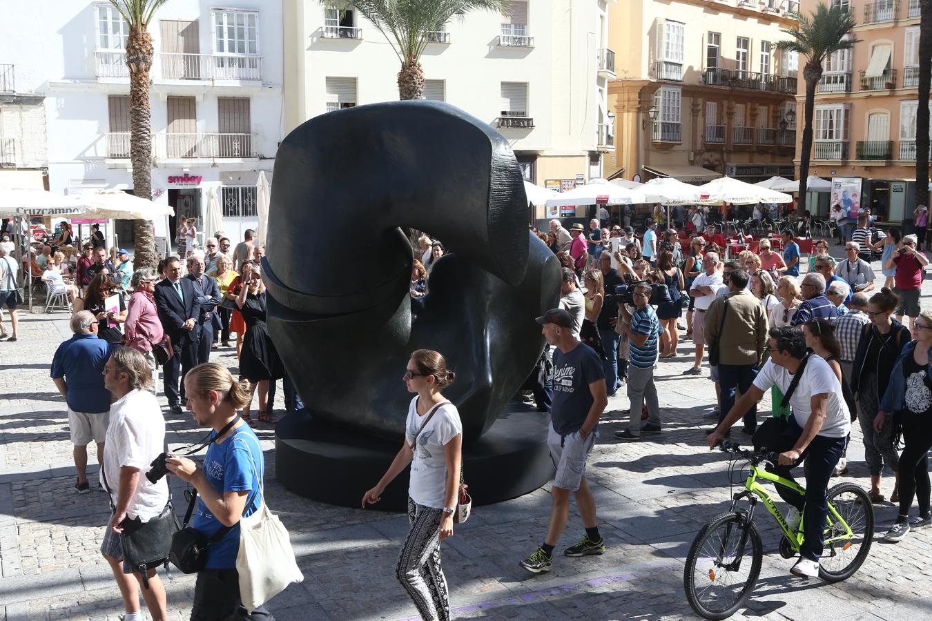 Fotos: Exposición con seis bronces monumentales del escultor Henry Moore