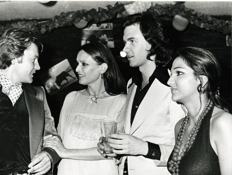 Helmut Berger, Lucía Bosé, Camilo Sexto y Charo Vega en una imagen de los años 70