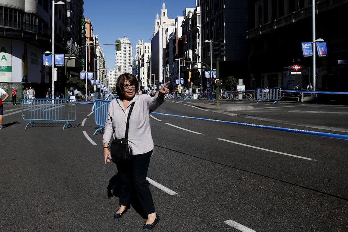 Sabanés al inaugurar el corte de la Gran Vía, que no ha sido total. 