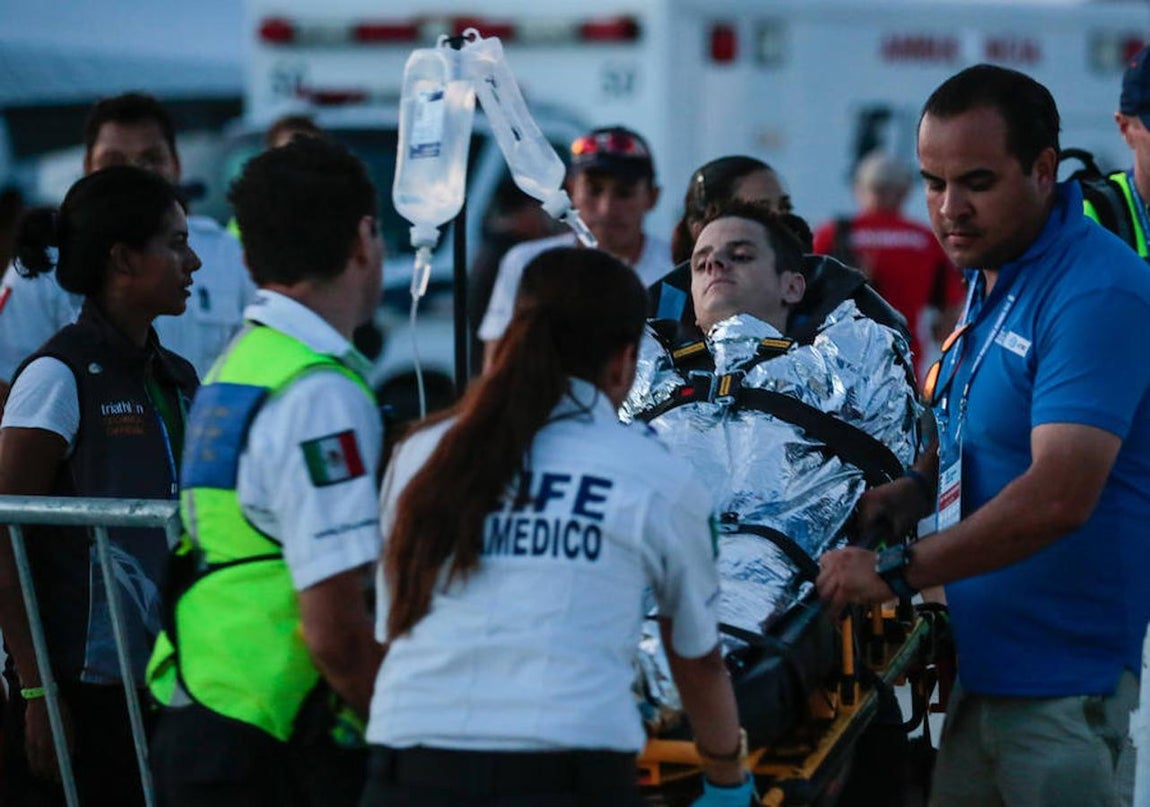 La dramática llegada a meta de Jonathan Brownlee, en imágenes