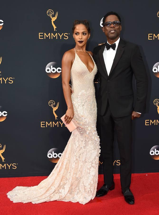 Chris Rock y Megalyn Echikunwoke a su llegada a la 68 entrega de los prestigiosos premios. 