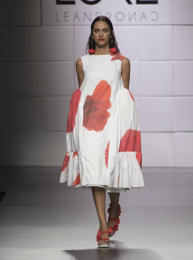 En imágenes: El desfile de Luke Leandro Cano y Esther Noriega