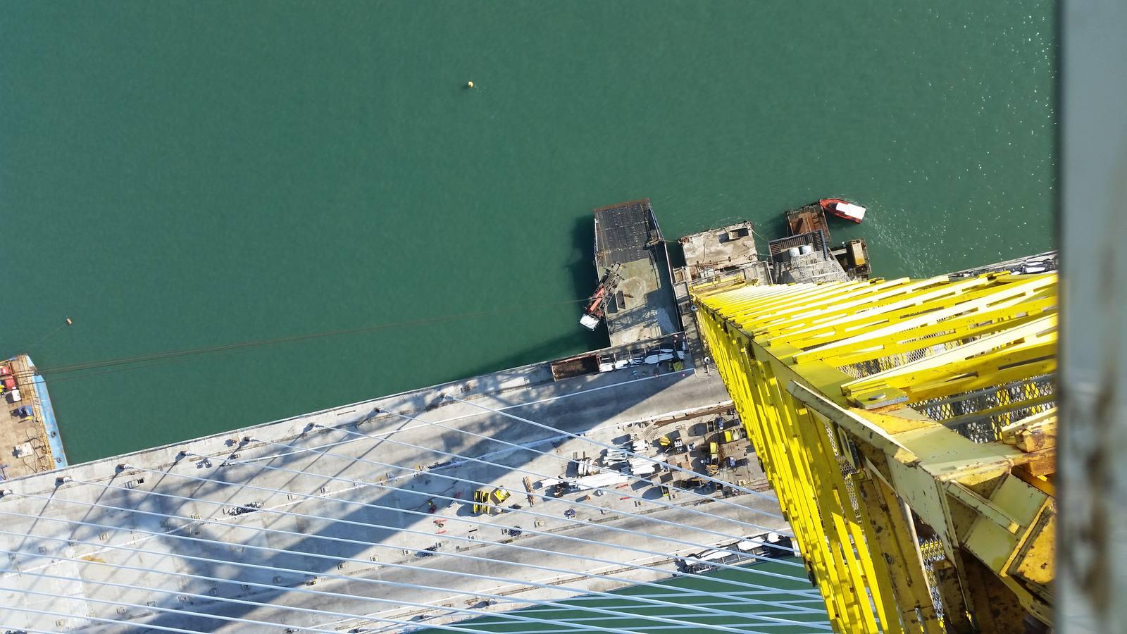 Vistas de las obras del Segundo Puente desde la grúa de la pila 12