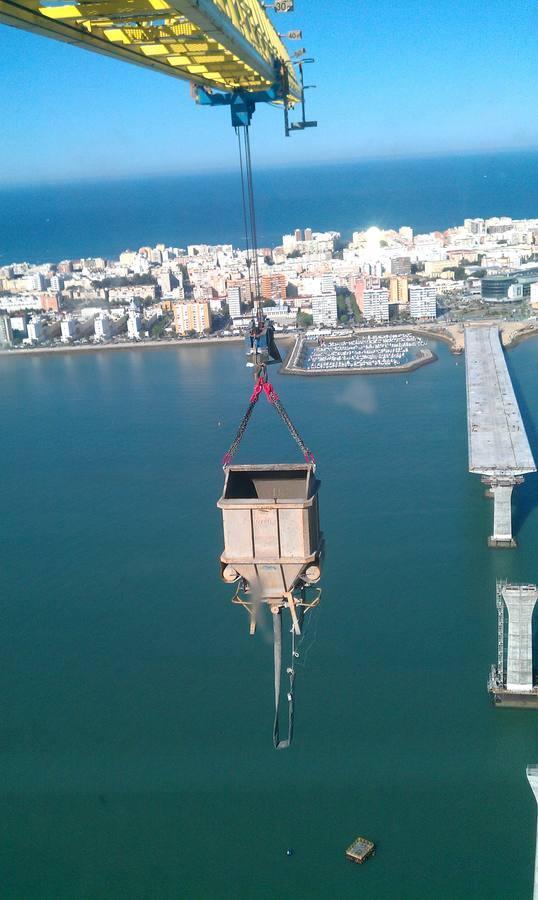 Vistas de las obras del Segundo Puente desde la grúa de la pila 12