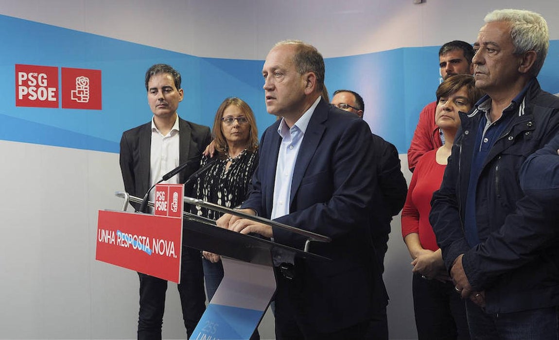 Leiceaga al valorar los resultados. El candidato de Pedro Sánchez no ha conseguido evitar el «sorpasso» en votos por parte de En Marea